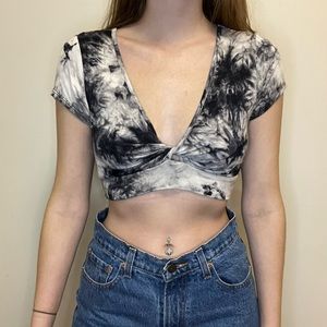 Knit front tie dye crop top!